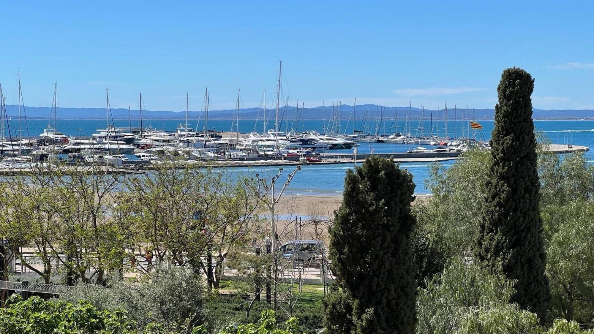 Apartamento Frente Al Mar Rosas Exterior foto